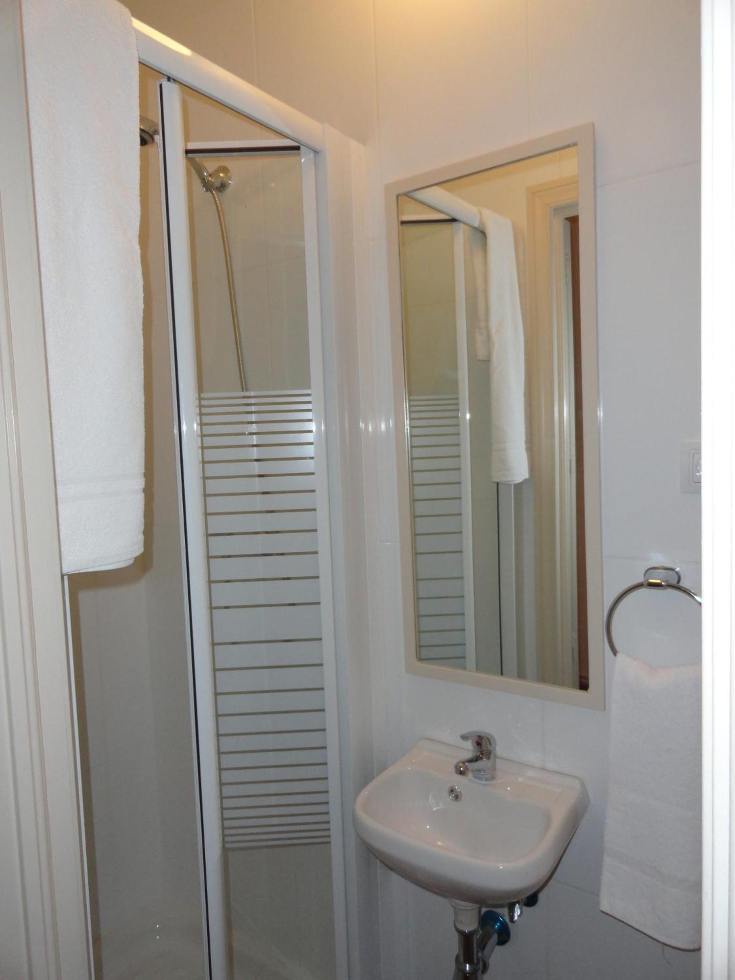 Hostal Alistana Madrid Exterior foto