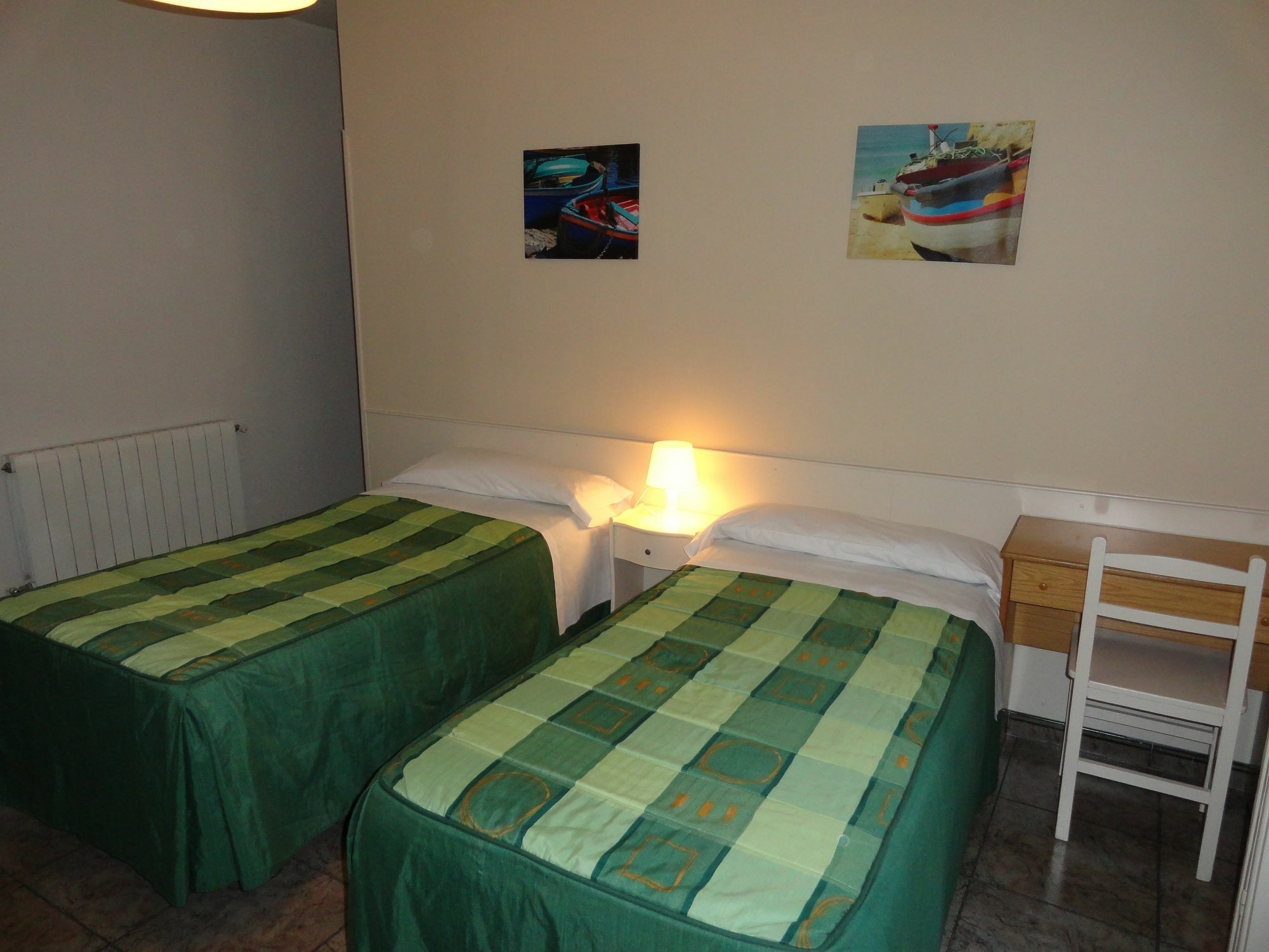 Hostal Alistana Madrid Exterior foto
