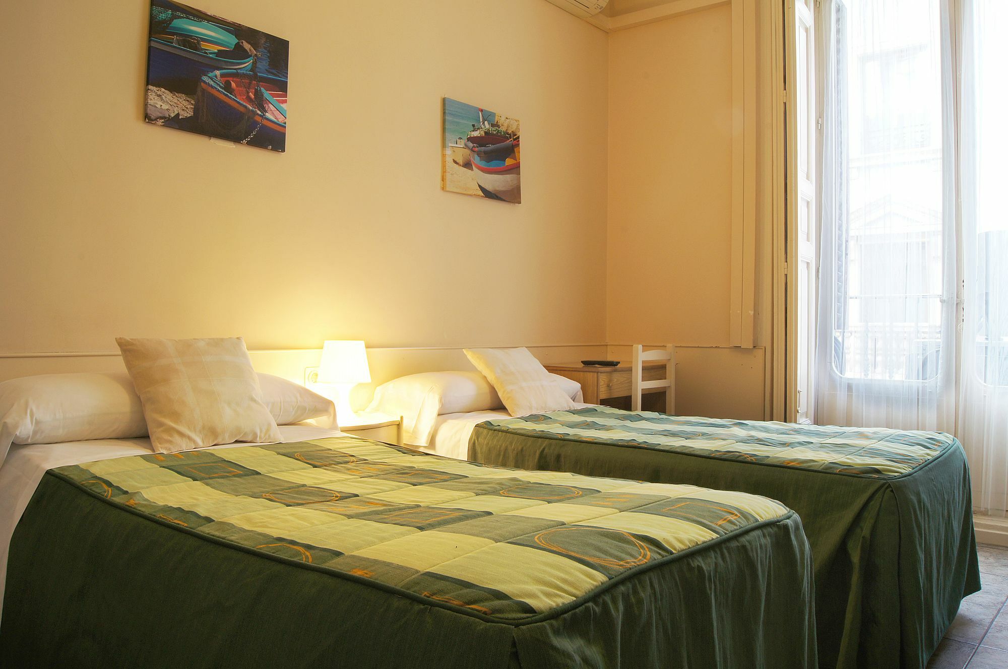 Hostal Alistana Madrid Exterior foto
